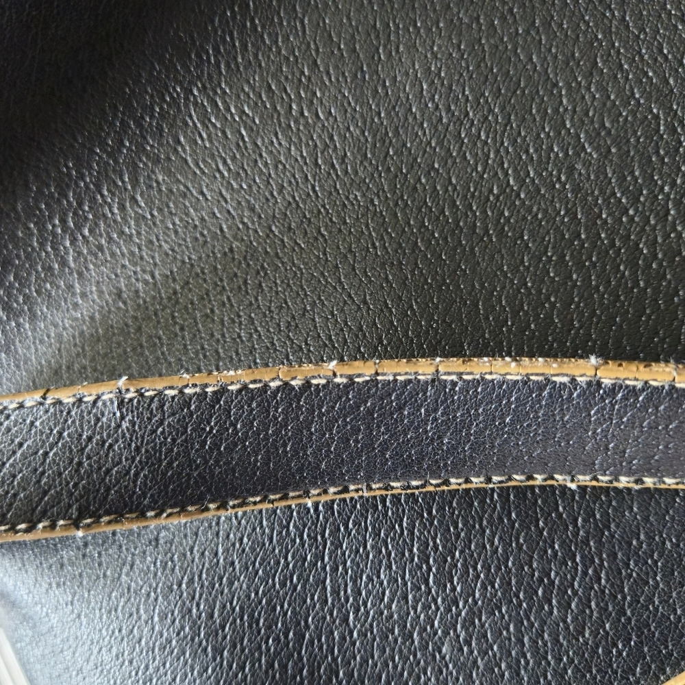 Minicci Black Pebbled Faux Leather Shoulder Bag Tan Piping Ring Detail - Picture 10 of 11